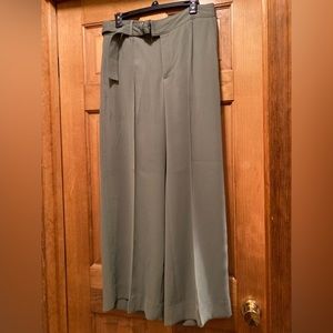 Banana Republic fatigue green wide leg washable stretch pants 100% polyester